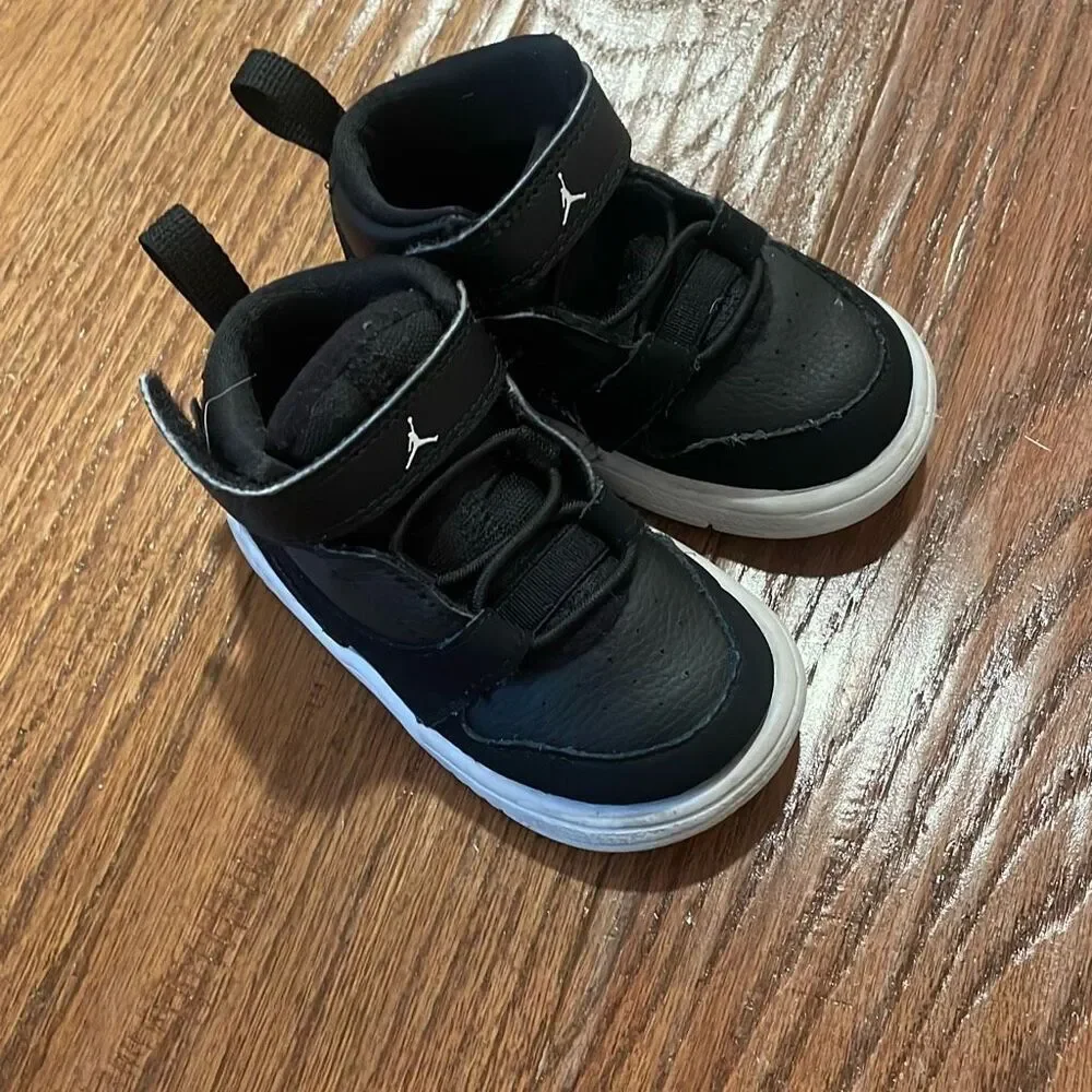 Nike Jordan Fadeaway black sneaker size 5 - Picture 3 of 11